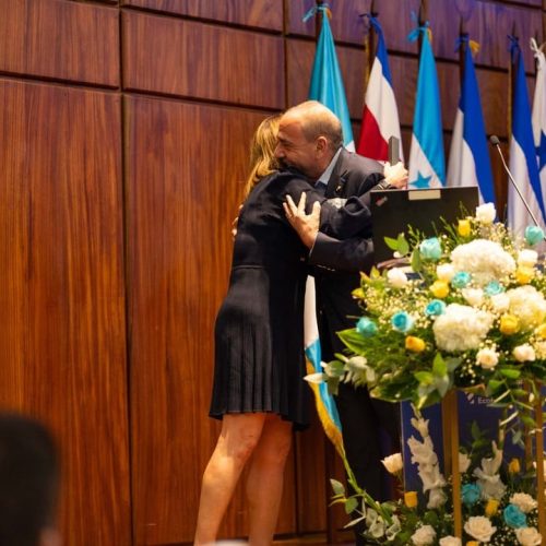 INCAE valora la contribución de Ficohsa como aliado corporativo