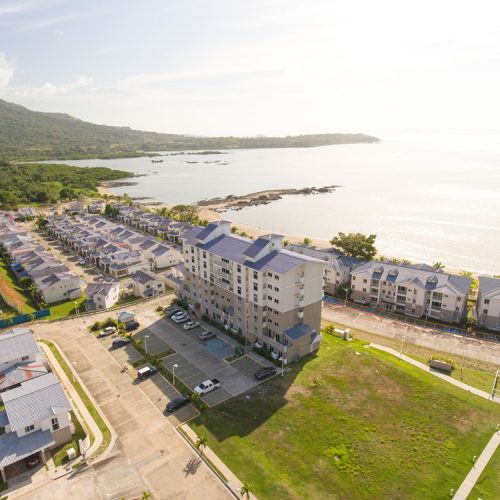 El desarrollo Playa Dorada promueve buenas prácticas de mantenimiento en residencias costeras