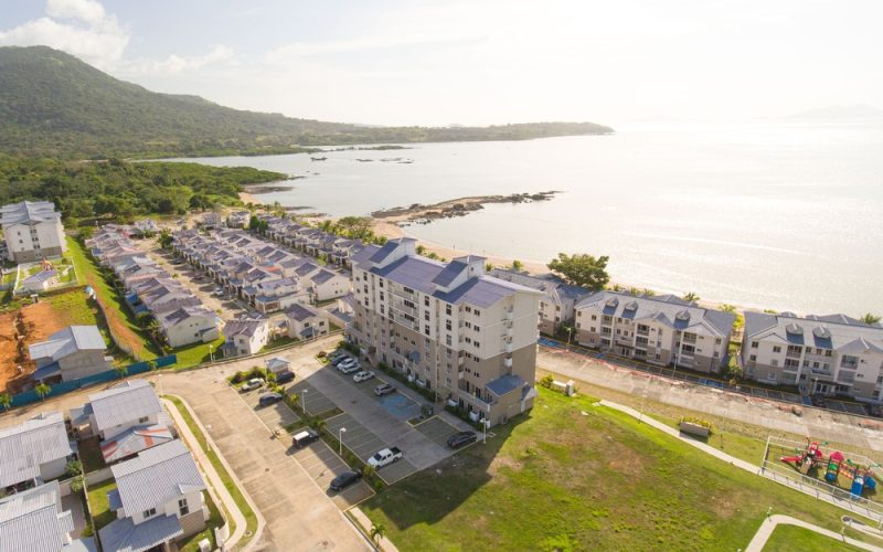 El desarrollo Playa Dorada promueve buenas prácticas de mantenimiento en residencias costeras
