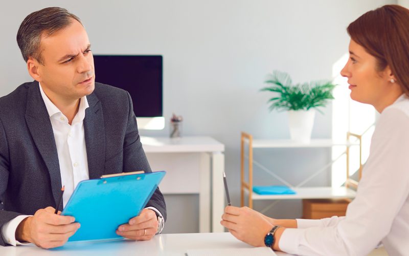 Dificultades actuales de los jóvenes para encontrar trabajo (y habilidades clave para el éxito según LinkedIn)
